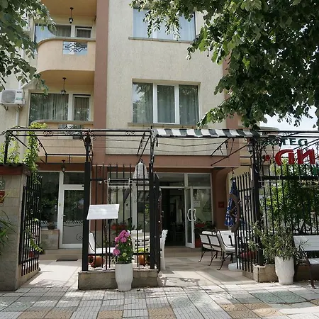 Szálloda Lilia 2 Family Primorszko