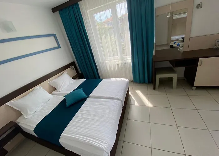 Lilia 2 Family מלון